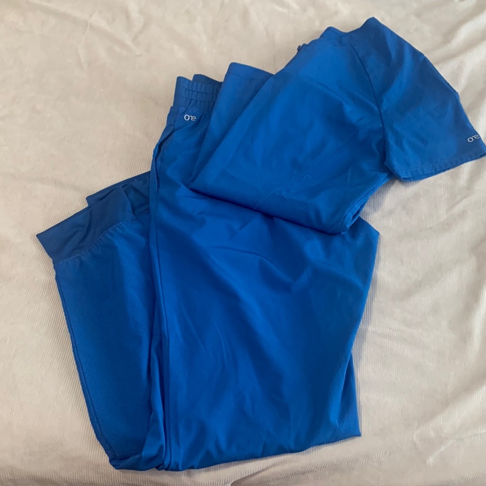 Barco one scrubs